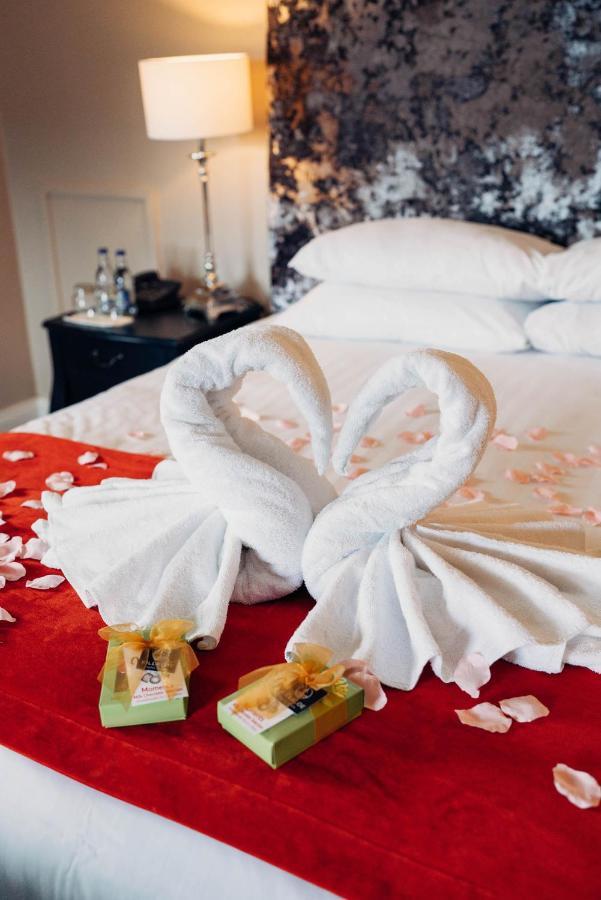 Hotel & 4*