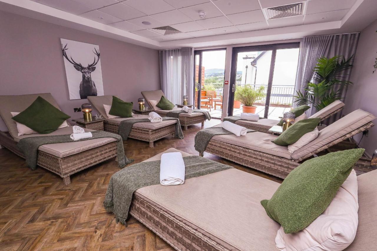 & Hotel