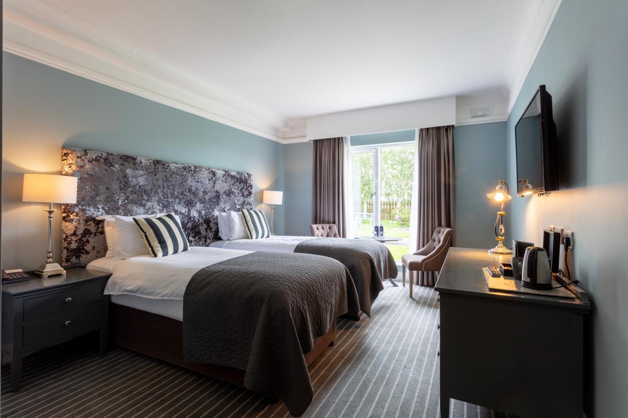 & Hotel