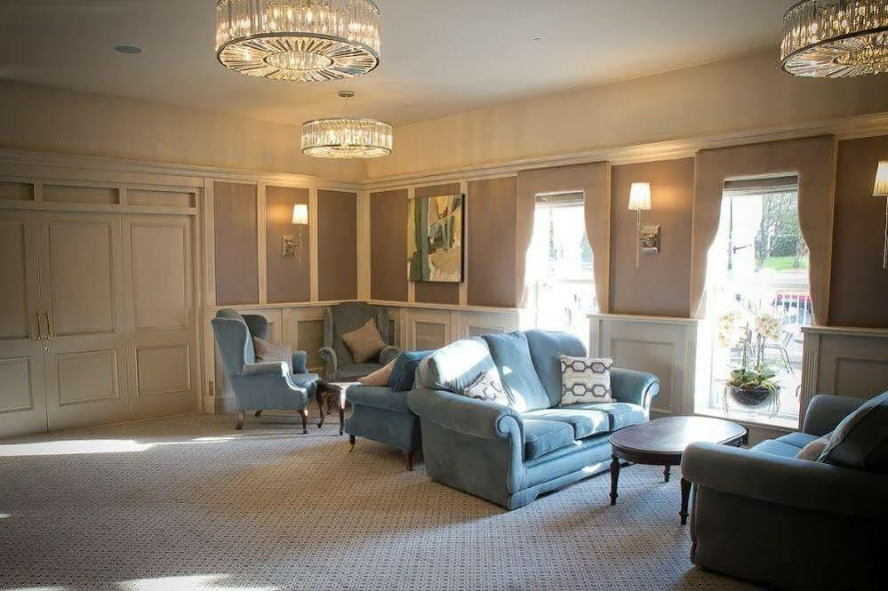 Hotel & 4*